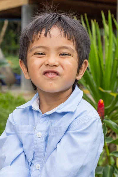 Asiático tailandés pequeño niño — Foto de Stock