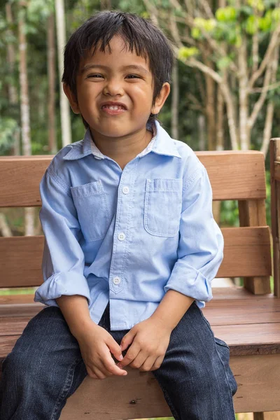 Asiático tailandés pequeño niño — Foto de Stock