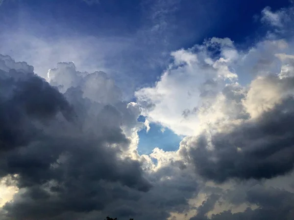 Giorno Cielo Blu Con Nuvole Natura Sfondo — Foto Stock