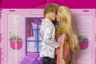 Krabi, Tayland - 5 Ekim 2017 Oyuncak Bebek Evi 'nde Barbie' ler.