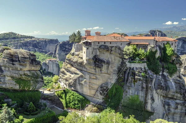 Monasterios y acantilados en Meteora, Grecia . — Foto de Stock