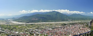 Panoramik şehir Kalambaka Yunanistan.