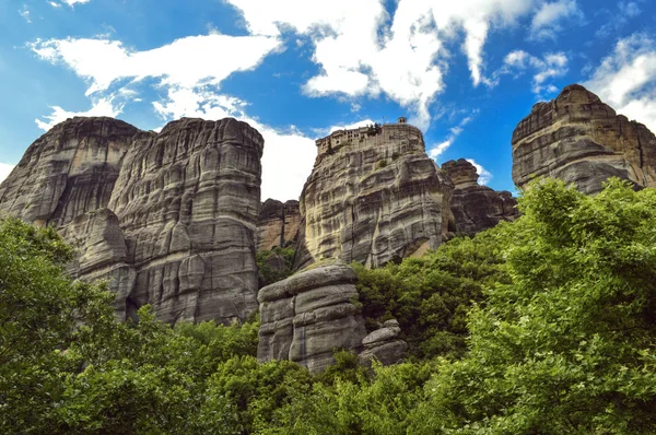 Rocas y monasterios en Meteora en Grecia . — Foto de Stock