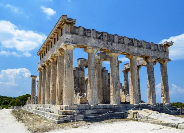 Древний храм на острове Эгина в Греции . — стоковое фото