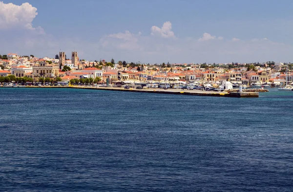 Береговая линия острова Эгина в Греции . — стоковое фото