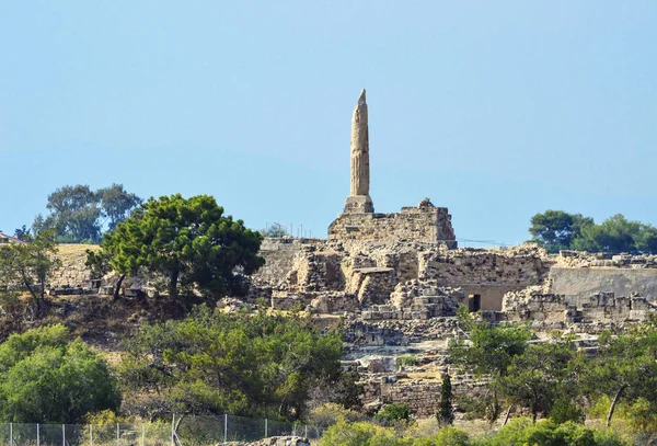 Руины храма Аполлона на острове Эгина в Греции . — стоковое фото