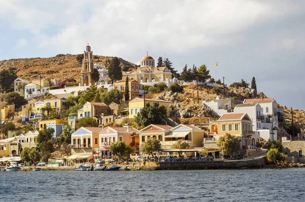 Vue Île Ville Simi Depuis Mer — Photo