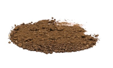 Beyaz arka plan üzerinde izole yığın toprak