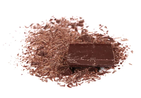 Cioccolato tritato isolato su bianco — Foto Stock