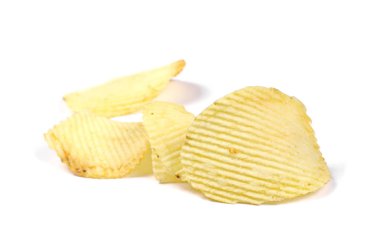 Patates cipsi beyaz arkaplanda izole