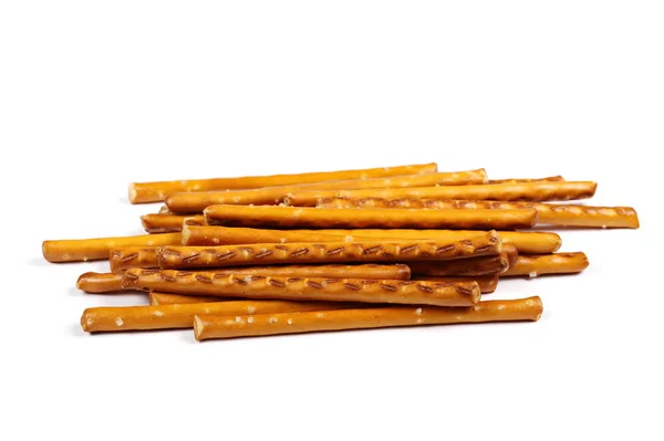 Salato cracker pretzel bastoni isolati su sfondo bianco — Foto Stock