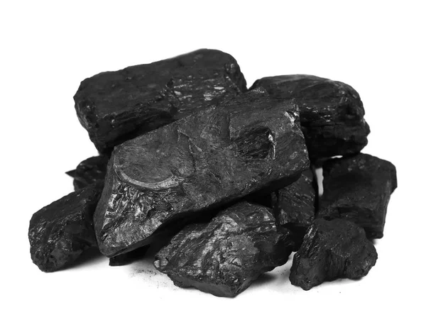 Pilha de carvão negro isolado no fundo branco — Fotografia de Stock