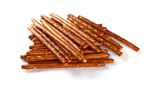 Salato cracker pretzel bastoni isolati su sfondo bianco — Foto Stock