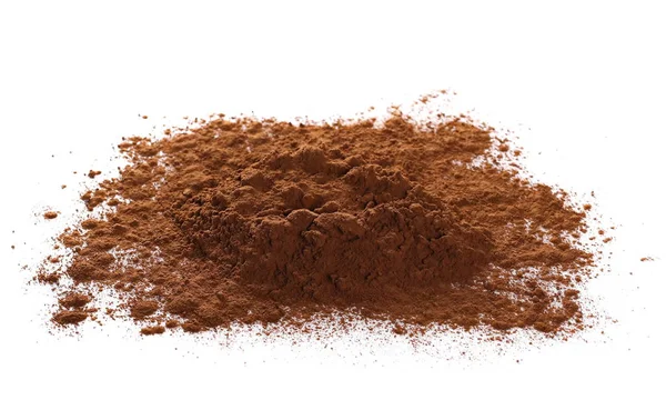 Stapel cacaopoeder geïsoleerd op witte achtergrond — Stockfoto