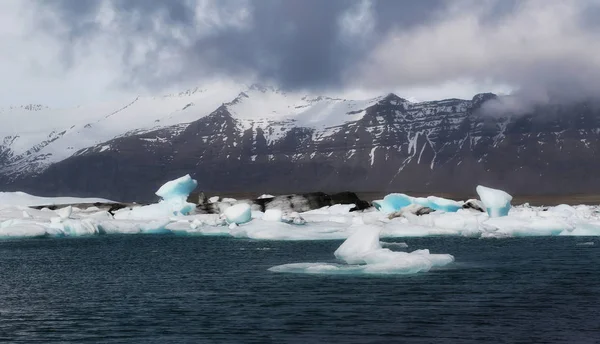 Jokulsarlon gletsjerlagune, IJsland — Stockfoto