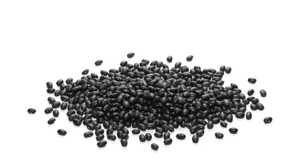 Montones de frijoles negros orgánicos, aislados sobre fondo blanco —  Fotos de Stock