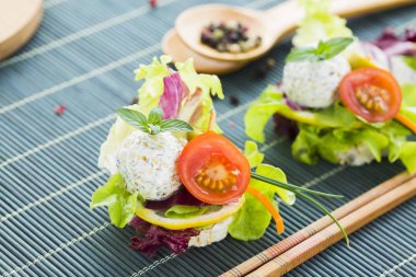 Sağlıklı pirinç Protein peynir ve kiraz domates, Sesam kanepe