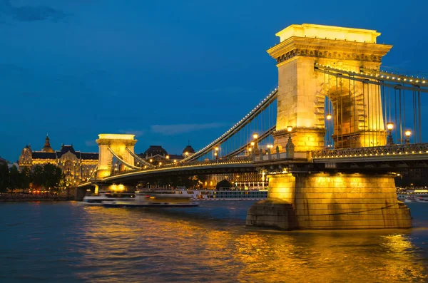 Un puente de Budapest — Foto de Stock