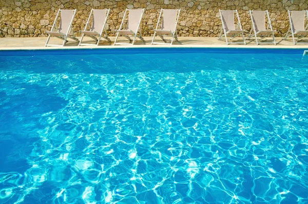 Piscina em hotel — Fotografia de Stock