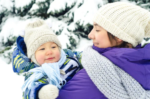 Moeder en baby — Stockfoto