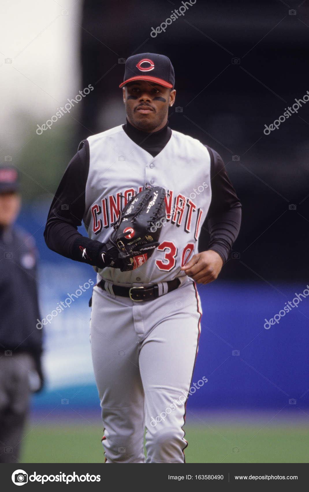 Ken Griffey Jr of the Cincinnati Reds – Stock Editorial Photo © ProShooter  #163580490