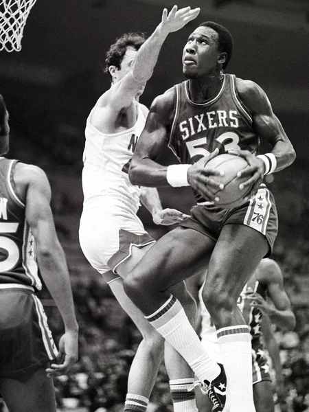 Darryl Dawkins of the Philadelphia 76ers Basketball. — Stock Photo, Image