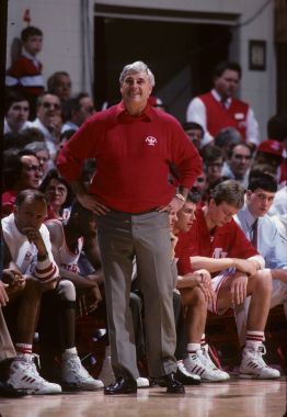 Bobby Knight Indiana baş antrenör.