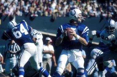 Bert Jones oyun kurucu oyun eylem Baltimore Colts için.