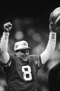 San Francisco 49ers Steve Young oyun kurucusu.