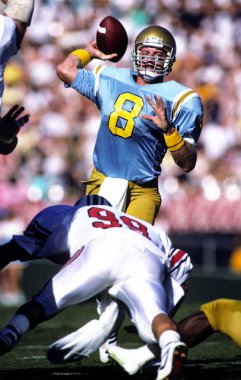  Ucla için Troy Aikman oyun kurucu