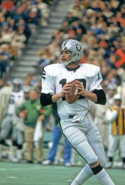  Ken Stabler oyun kurucu için Oakland A'ın 1975 seyir geçmek için
