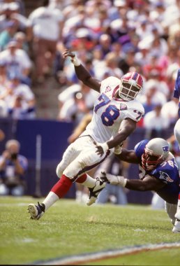  Bruce Smith Buffalo Bills için savunma.