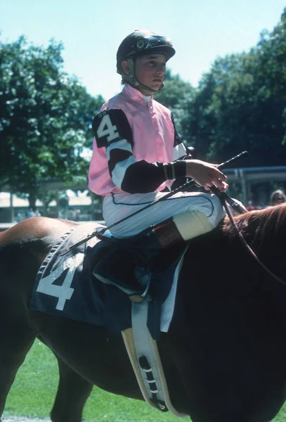Steve Cauthen Ιπποδρομίες Jockey Στο Άλογό Του Πριν Του Race — Φωτογραφία Αρχείου
