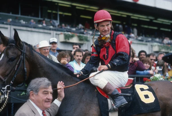 Willie Shoemaker Beroemde Jockey Atfer Winnen Van Een Race — Stockfoto