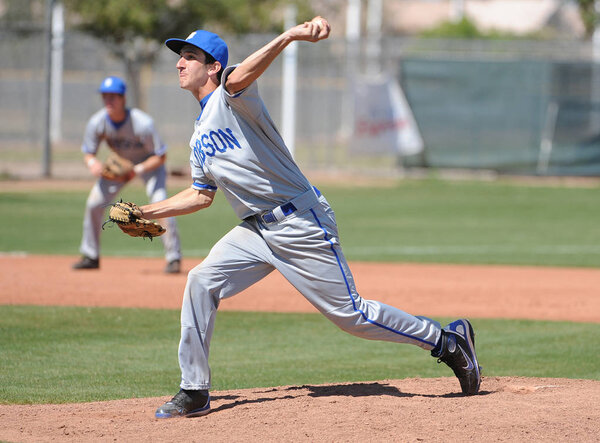 Игра в бейсбол старшей школы ведется в Ист-Вэлли Гилберт Аризона
.