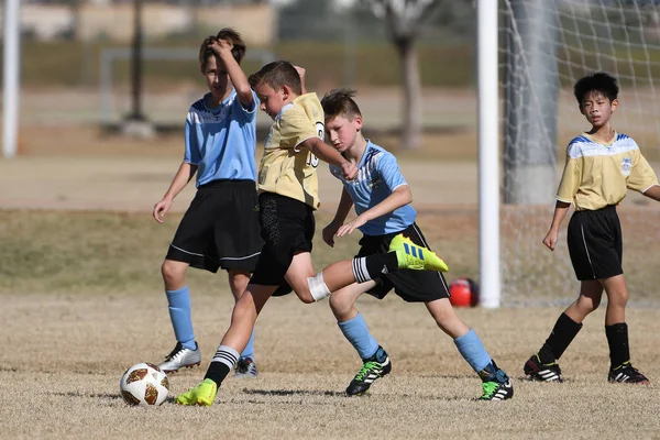 Niños Juego Fútbol Acción Entre Años Edad Parte Suroeste Los — Foto de Stock