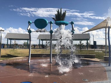 Gilbert, Arizona 'da yeni açılan çocuklar için Aqua park istasyonları.