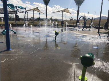 Gilbert, Arizona 'da yeni açılan çocuklar için Aqua park istasyonları.