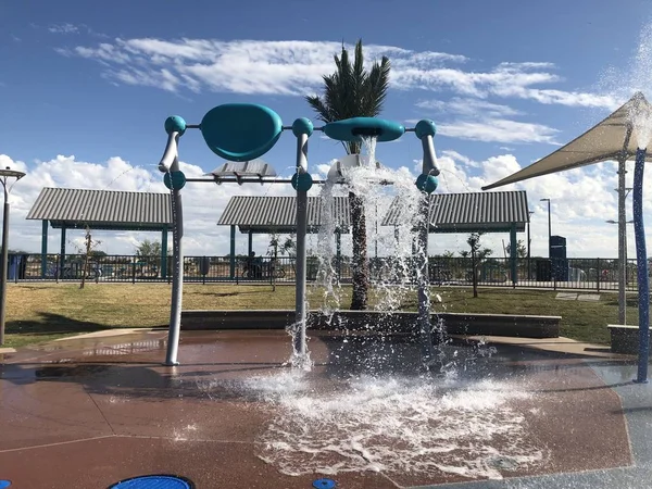 Gilbert, Arizona 'da yeni açılan çocuklar için Aqua park istasyonları.