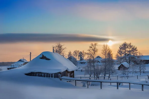 Vidéki élet, a napfelkelte, az északi szélén szépség Stock Kép