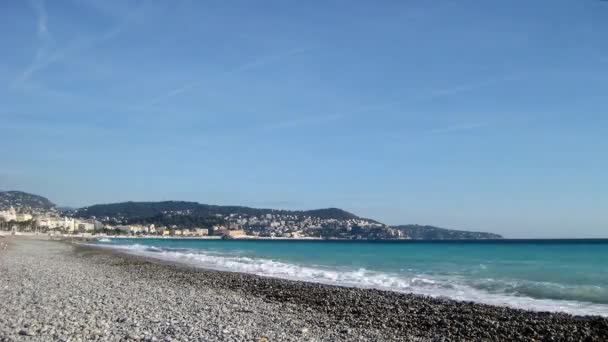 Cronologia della spiaggia invernale di Nizza, Francia Filmato Stock