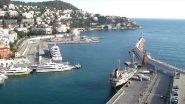 Güzel liman girişi
