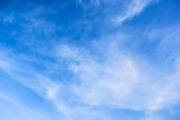 Blå himmel bakgrund — Stockfoto