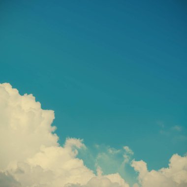 Mavi gökyüzü arkaplanı 