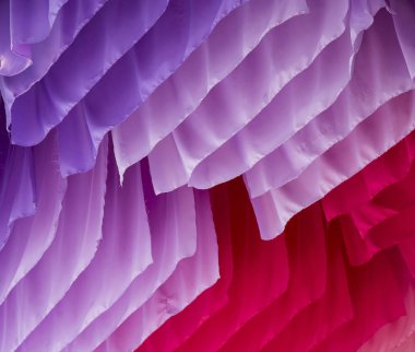 Renkli kumaş dekorasyon tavan