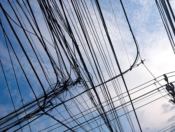 Leitung von elektrischen Leitungen — Stockfoto