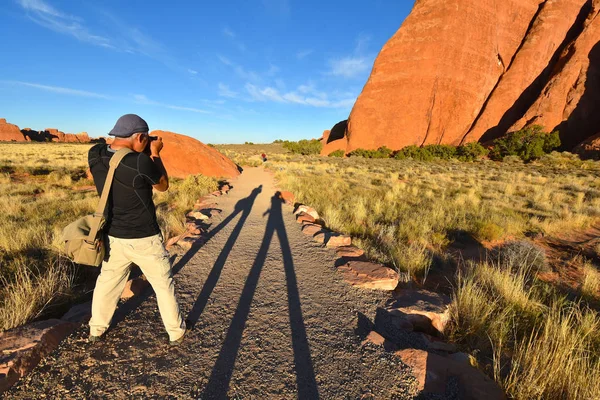 Escursionista Parco Nazionale Degli Archi Nello Utah — Foto Stock