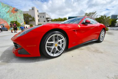 Miami, Florida Usa - 16 Şubat 2020 - Miami Concours 2020 Araba Fuarı 'nda Kırmızı Ferrari