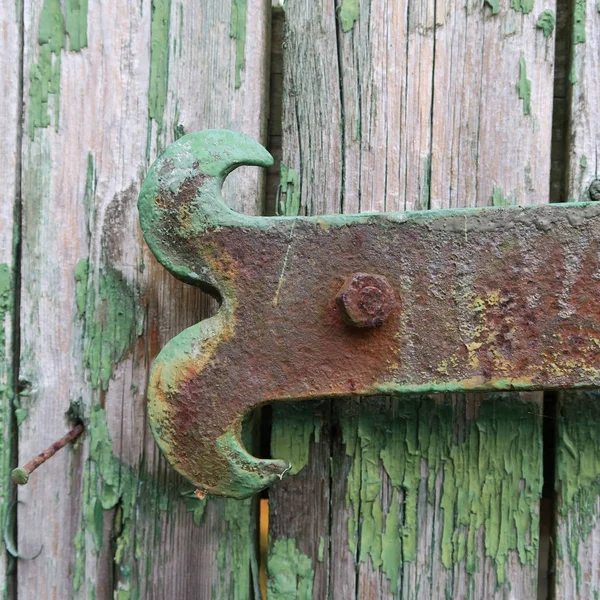 Ahşap paslı demir kilit doku eski, vintage, yağmur ve Rüzgar, wea — Stok fotoğraf