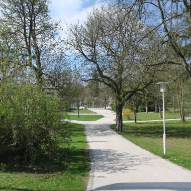 Bir bad Steben, Almanya Bavyera spa Park'ta ay mai